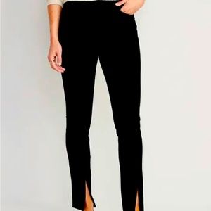 *NWT* Old Navy Split Front Pixie Pants - Black, Size 6
